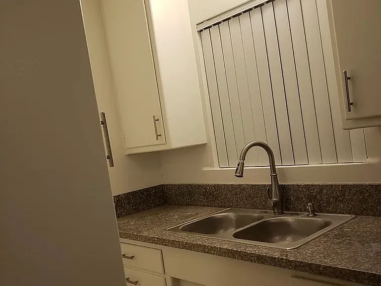 Penn Apartments — Photo 16
