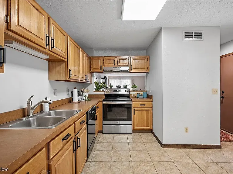 1404 Cleveland Heights Blvd — Photo 14