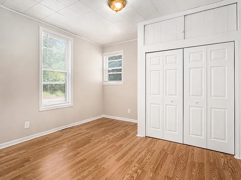 792 W Forest Ave — Photo 8