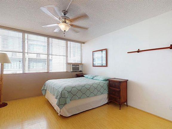5th image of 2442 Tusitala St APT 305