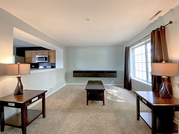 4th image of 305 Arbor Ct #305