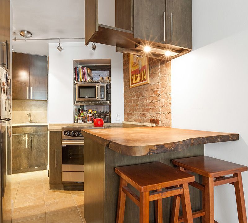 2nd image of 433 W 24th St APT A
