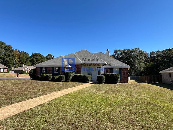 2nd image of 1150 Spanish Oak Dr
