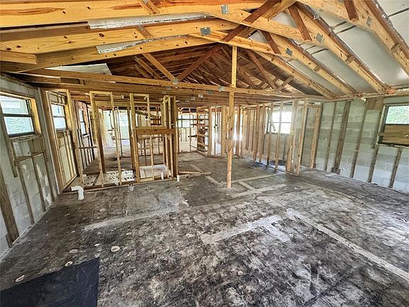 4th image of 9010 Maiden Ln