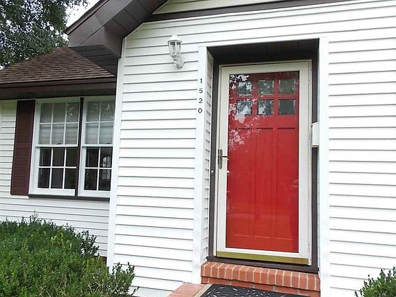 2nd image of 1520 Central Dr