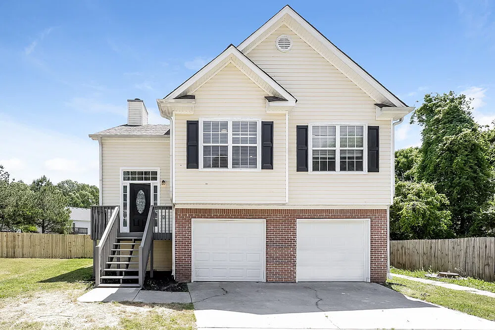 4 bed, 3.0 bath, 2448 sqft, $3,550 — Photo 1