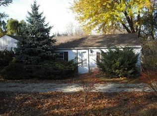 9817 Spencer Rd, Brighton, MI 48114