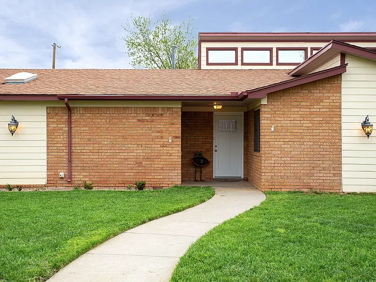 3301 Winton Dr — Photo 4