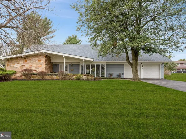 64 Woodhaven Ln, Willingboro, NJ 08046