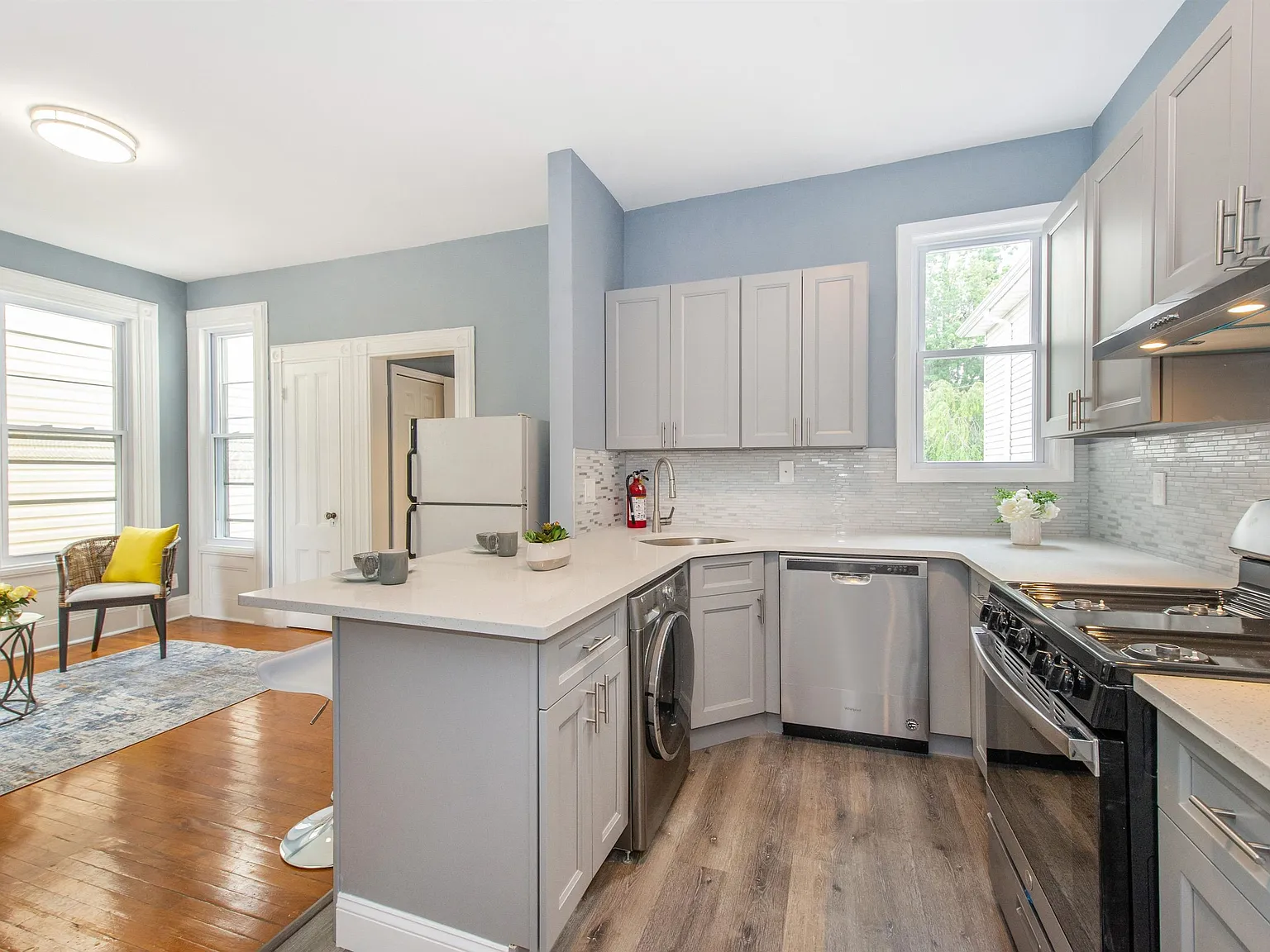 2 bed, 2.0 bath, $2,575 — Photo 2
