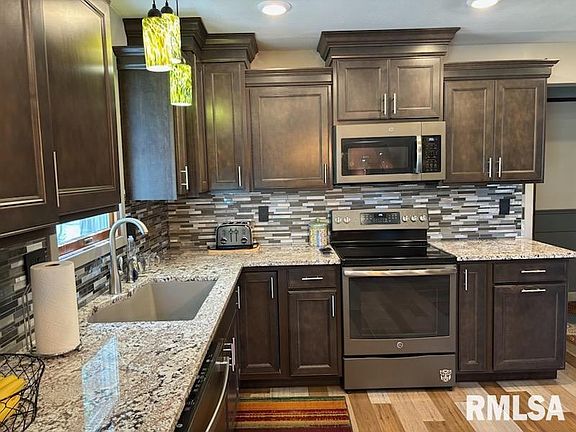 5th image of 4530 Woodland Trl