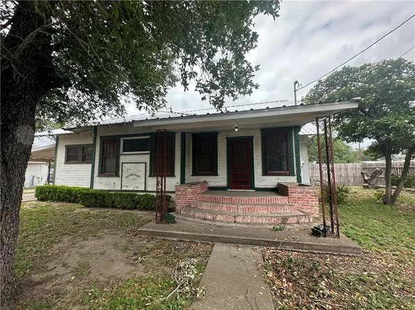206 Hinton St, Three Rivers, TX 78071