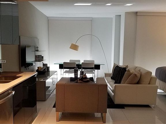 4th image of 31 SE 6th St APT 603