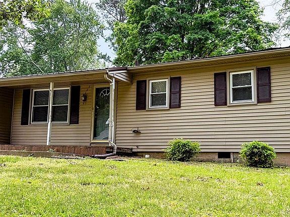 4th image of 127 Cardinal Ct