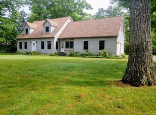 64 Overlook Dr, Westfield, MA 01085