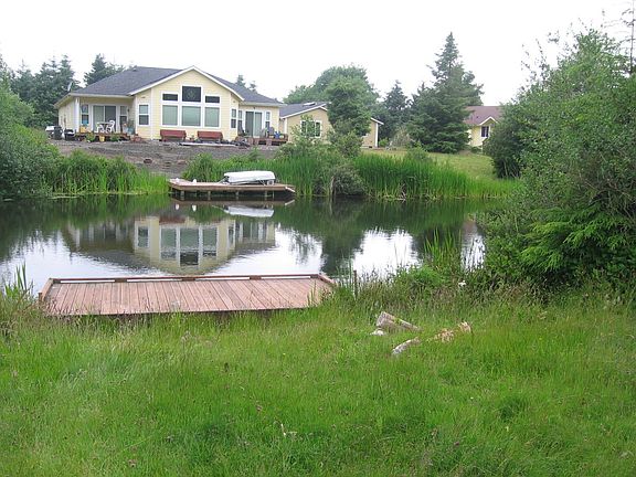 3rd image of 747 Albion Ave SE