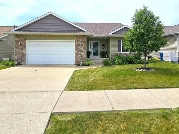 6 Frontier Ct, Le Claire, IA 52753