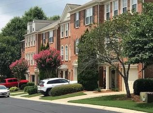 4007 Edgecomb Dr, Roswell, GA 30075