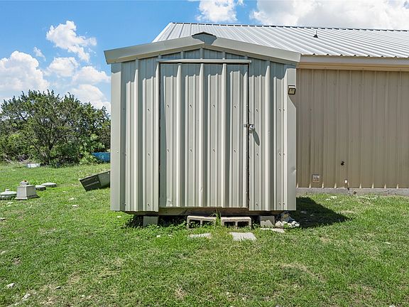 4th image of 1571 Highland Park Way