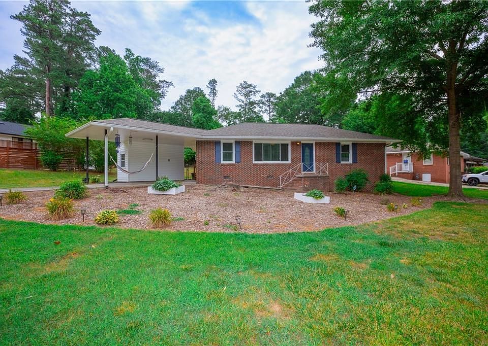 1st image of 208 Yancy Dr SE