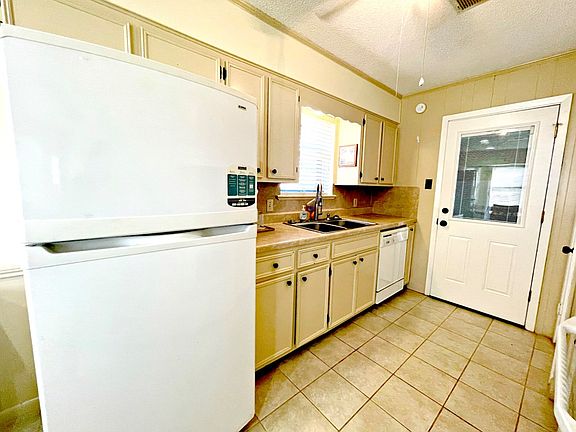 4th image of 3154 Matterhorn Dr