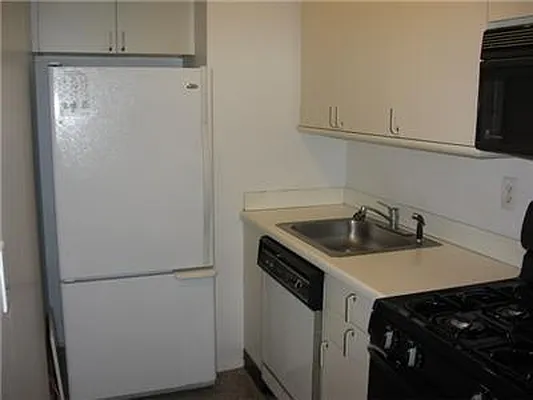 Rented by RELO REDAC INC. | media 21