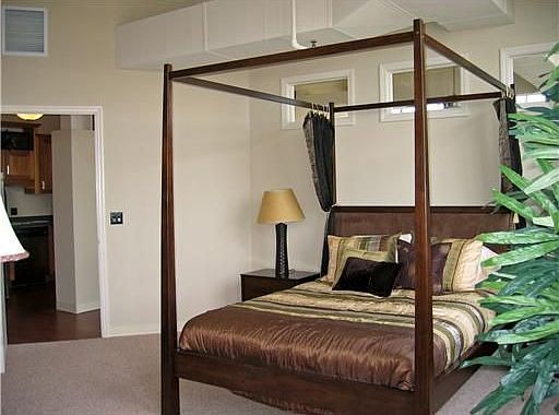 4th image of 905 3rd St SE APT 210