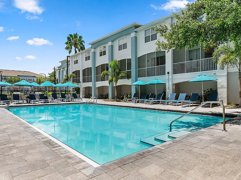 C154030_Amara_Metrowest_Pool_02_05_T3A1511