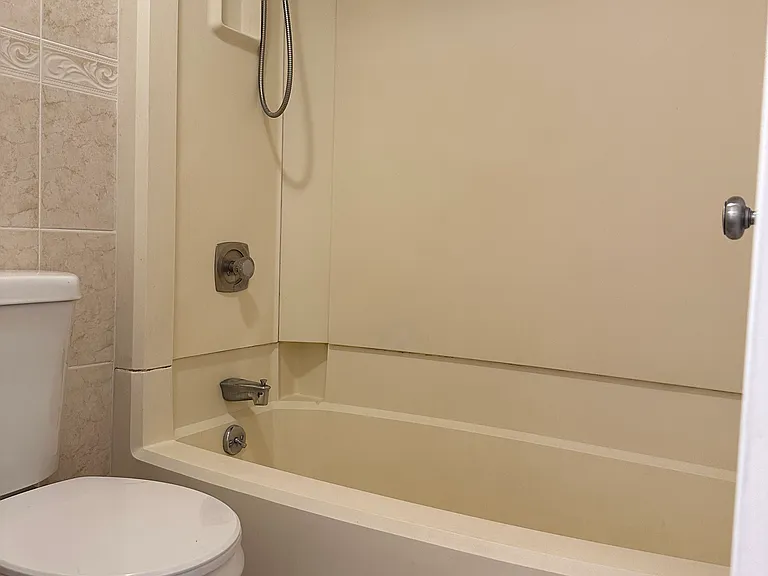 8350 Greensboro Dr #403 — Photo 30