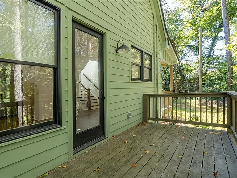 1453 Bridges Ave SW — Photo 11