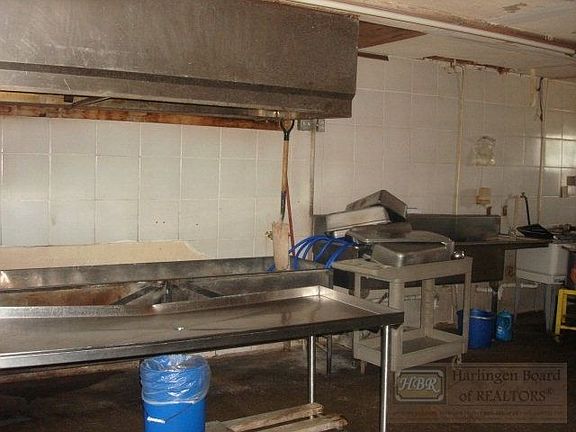 4th image of 928 N 7th St