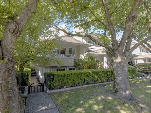 249 E 4th St #7, North Vancouver, BC V7L 1J1