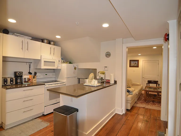 1072 Thomas Jefferson St NW #100 — Photo 6