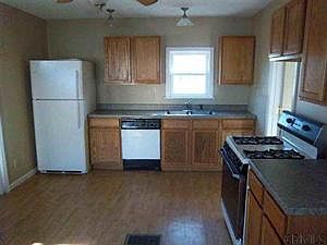 3rd image of 67 Cooper St