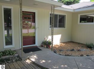 140 W McKinley Rd, Traverse City, MI 49686