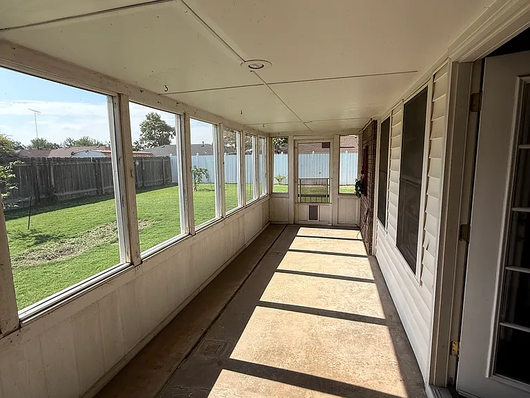2517 Larkspur Ln — Photo 24