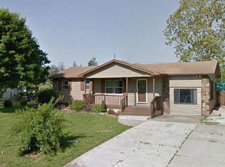 1311 N Fender Ave, Springfield, MO 65803