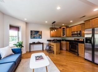 2516 N Harding Ave #2, Chicago, IL 60647