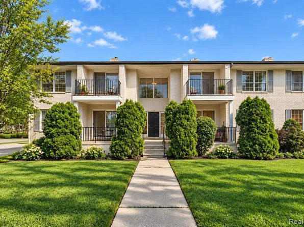 1975 Axtell Dr, Troy, MI 48084
