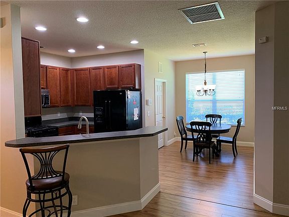 5th image of 131 Birchmont Dr