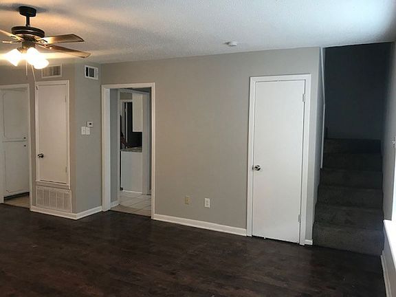 5th image of 103 Carriage Square Dr