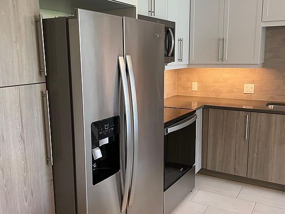 4th image of 8110 NW 56th St #202