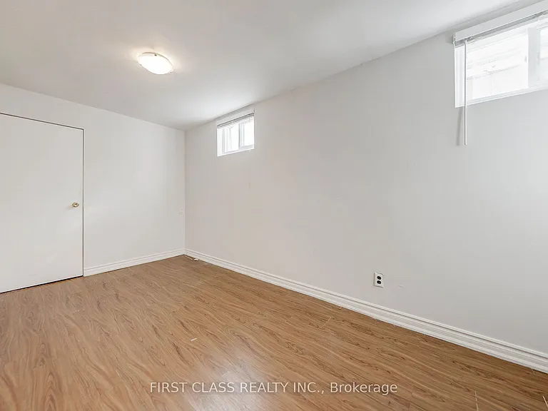214 Linden Ave #BASEMENT — Photo 12