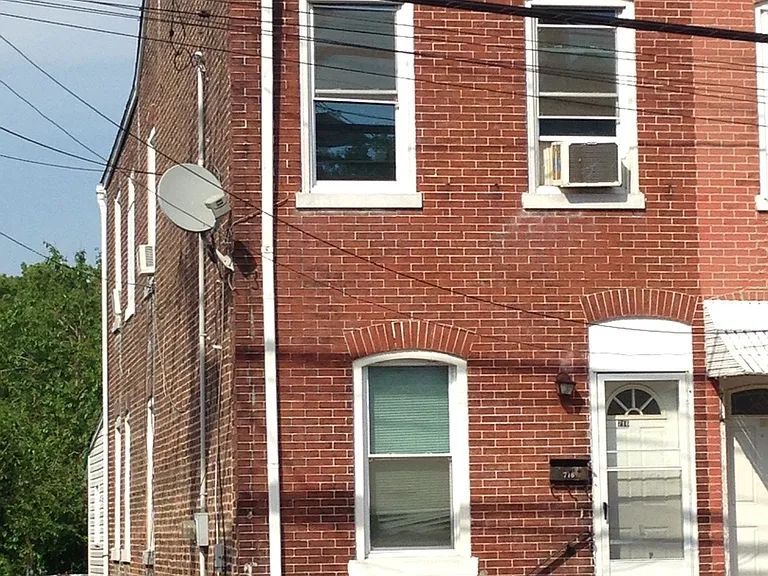 716 Mulberry St — Photo 1