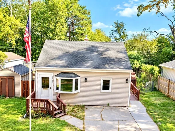 1141 S Oakland Ave, Green Bay, WI 54304