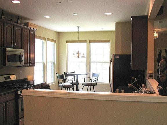 2nd image of 1402 Yellowstone Dr