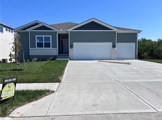 901 Reed Dr, Raymore, MO 64083