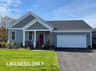 32 Horseshoe Cir, Milton, VT 05468