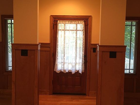 Front door and cute little vestibule!