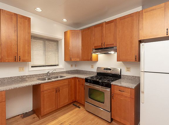 3rd image of 3401 S Western Ave #1
